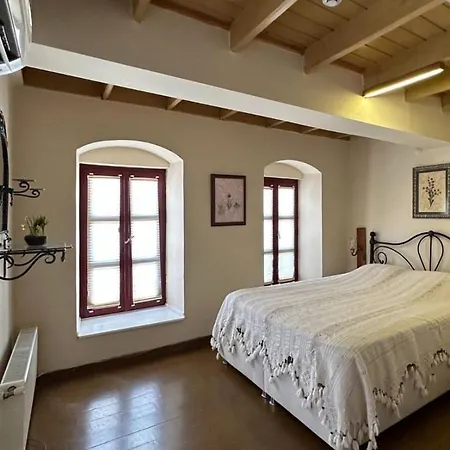 Chez Nebahat Boutique *