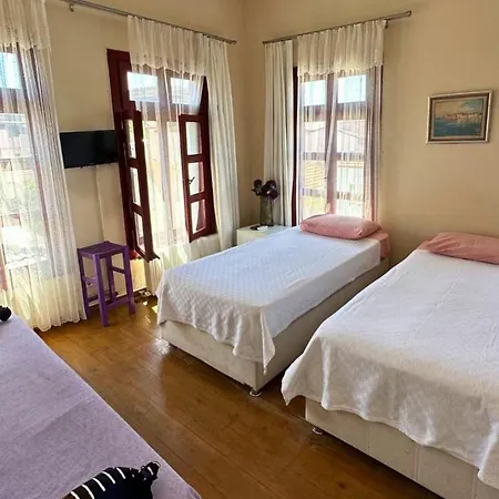 Chez Nebahat Boutique Habitación en casa particular Ayvalı