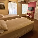 Chez Nebahat Boutique Ayvalı