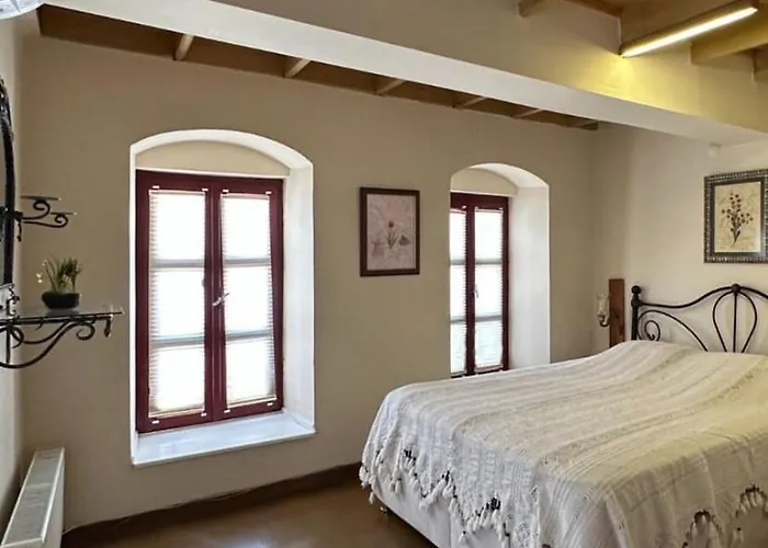 Chez Nebahat Boutique *