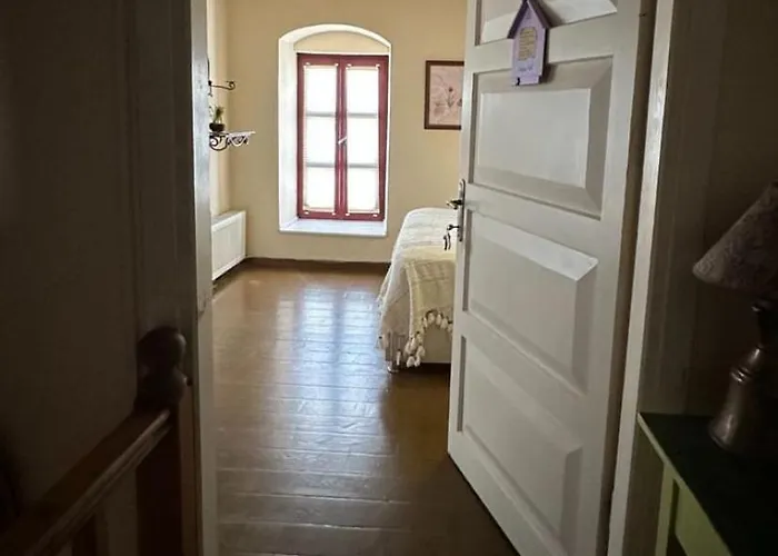 Chez Nebahat Boutique *